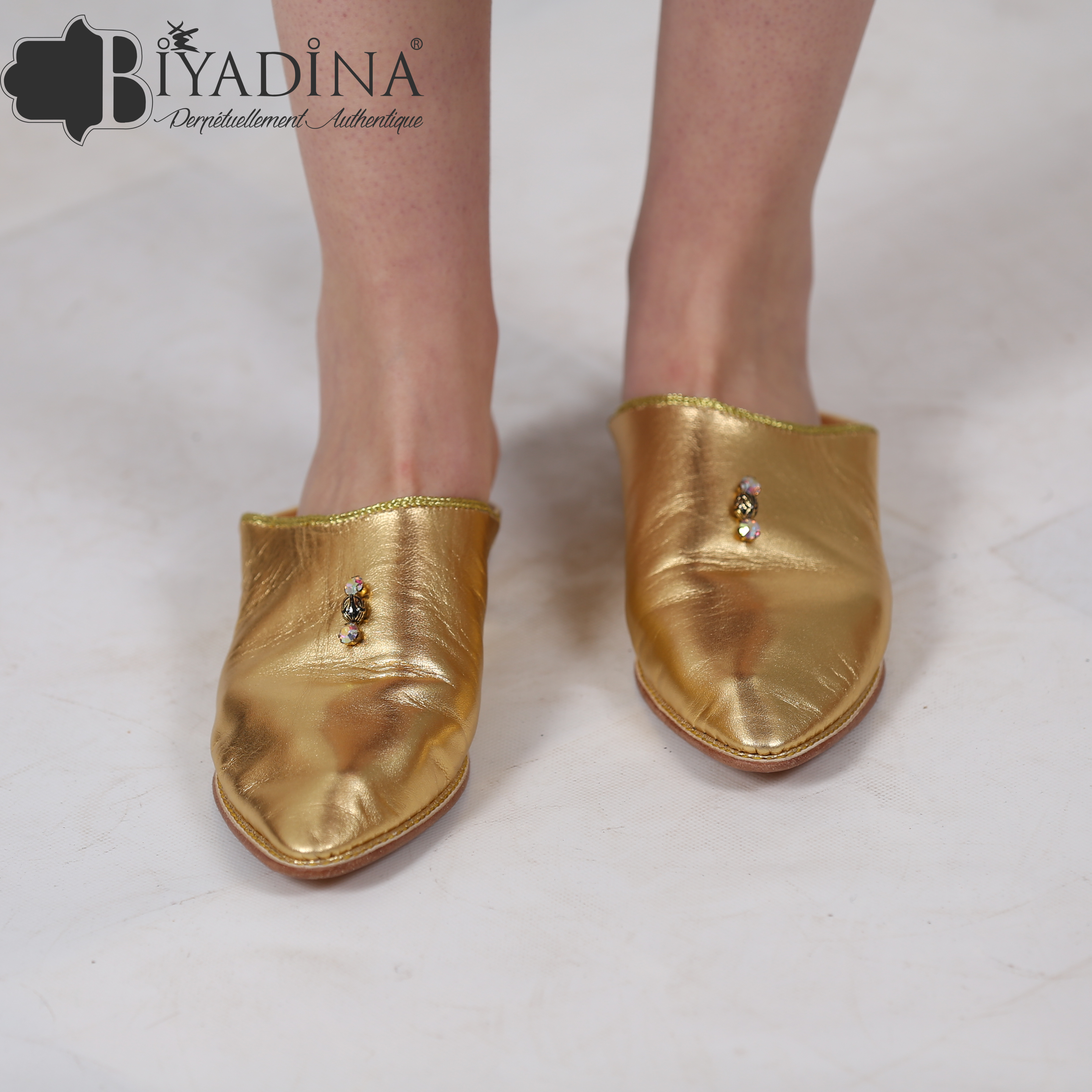 Pointed leather slipper - Biyadina Store