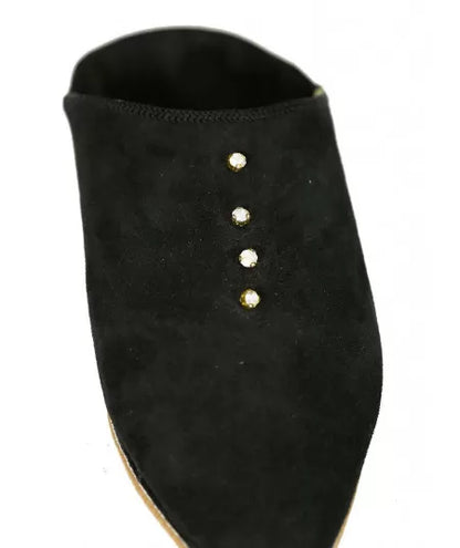 Pointed suede slipper